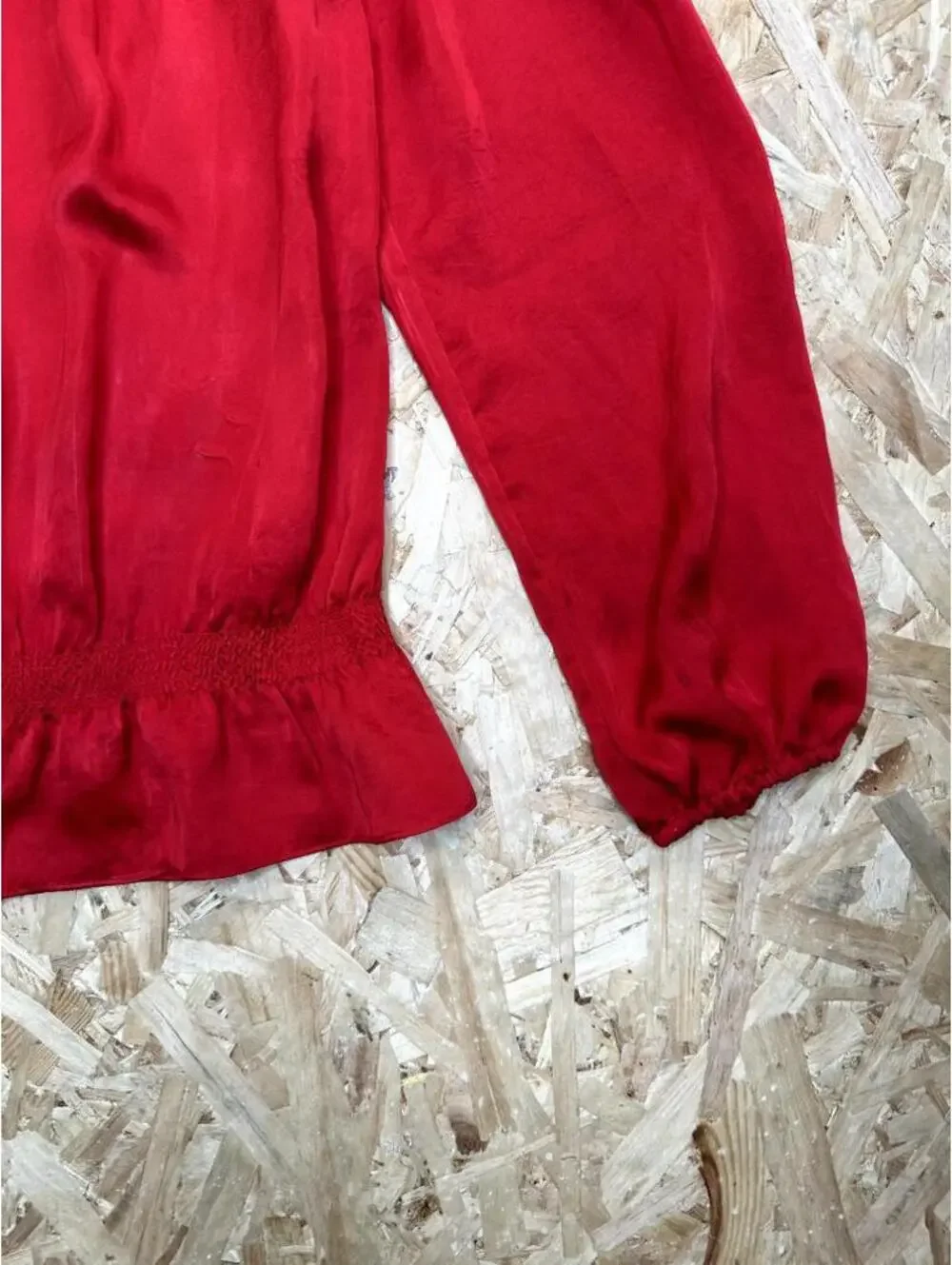 Michael Kors Off The Shoulder Blouse Womens Small Red Smocked Waist Silk Top